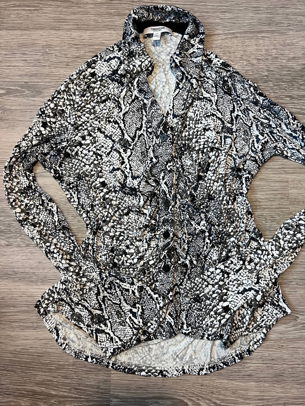 Torrid Black & White Snake Print Button-Up Blouse